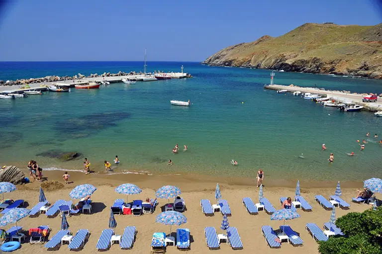 panormo-beach-limani