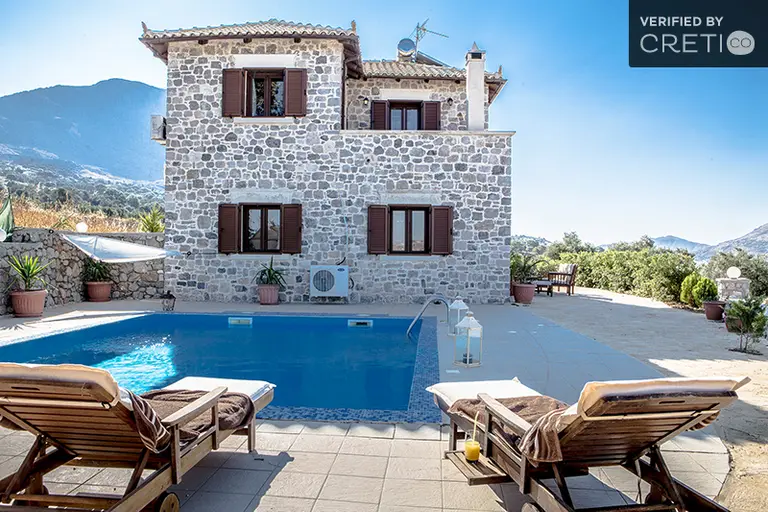 Stone Villa in Kissos