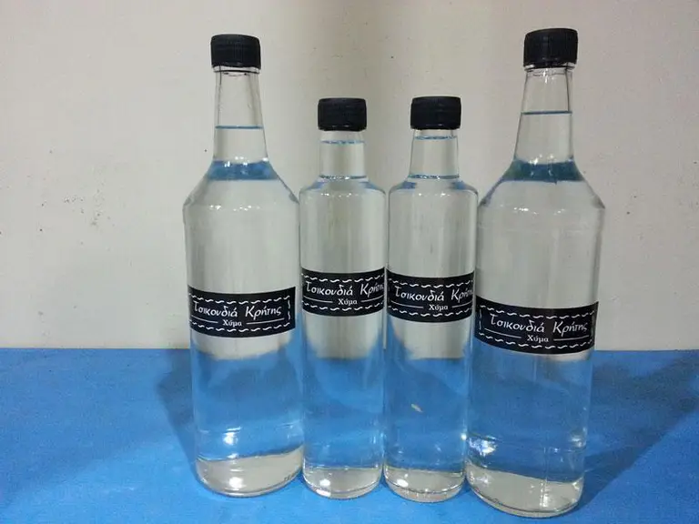 Raki, the nectar of Crete