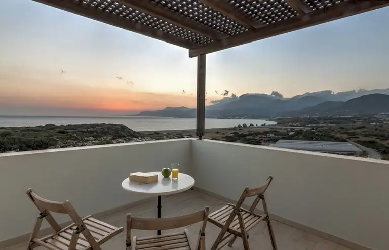 Villa with wonderful views opposite Chrissi