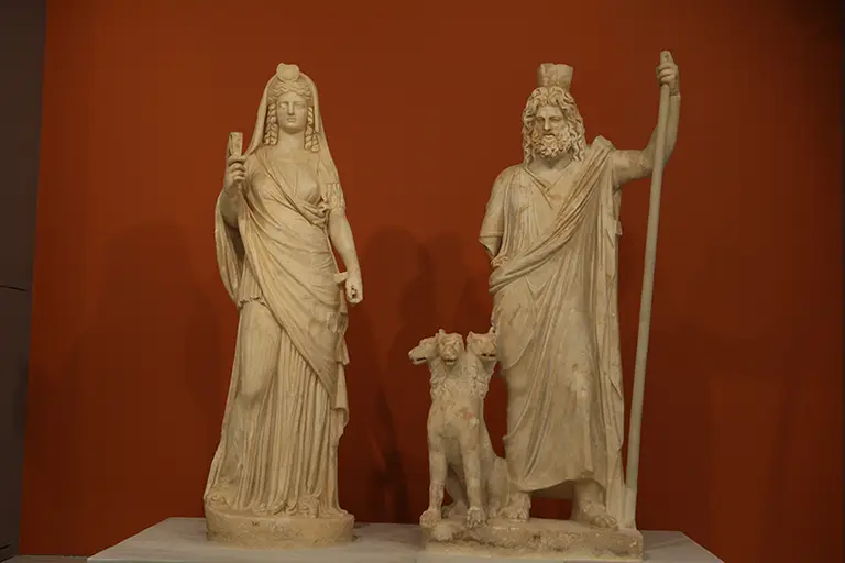 The statues of Pluto and Persephone 