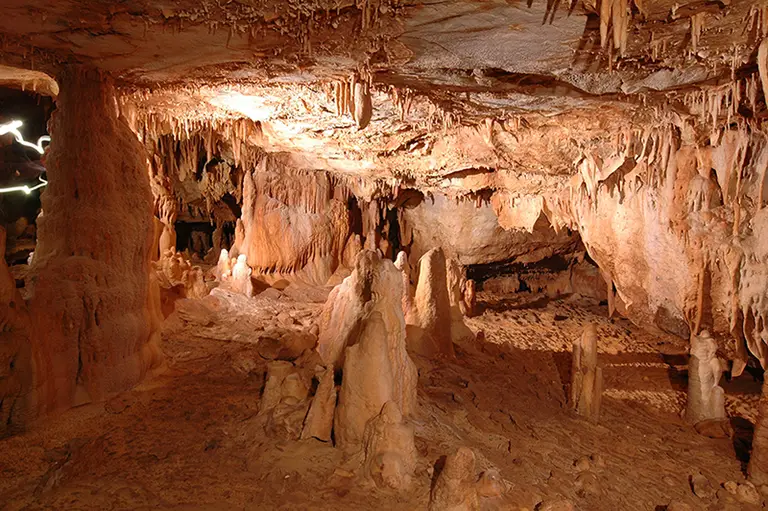 The impressive Hole of Sfendoni